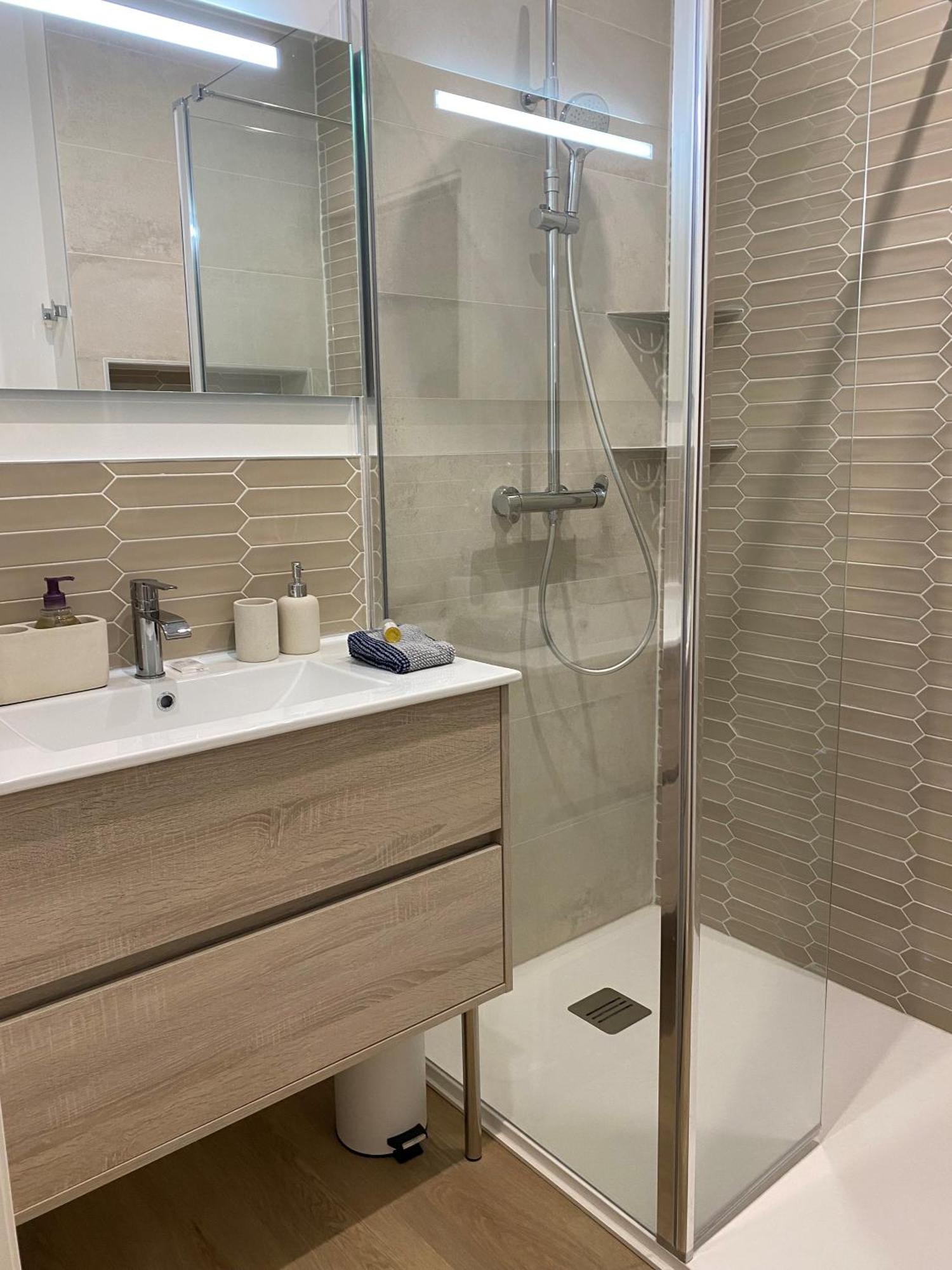 Luxe & Confort, Spacieux, Neuf, Clim Et Central Sete Luaran gambar